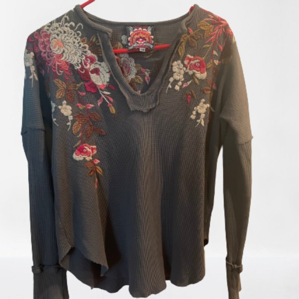 JOHNNY WAS XS CHRYS LONG SLEEVE NECK EMBROIDERED THERMAL IN GREY